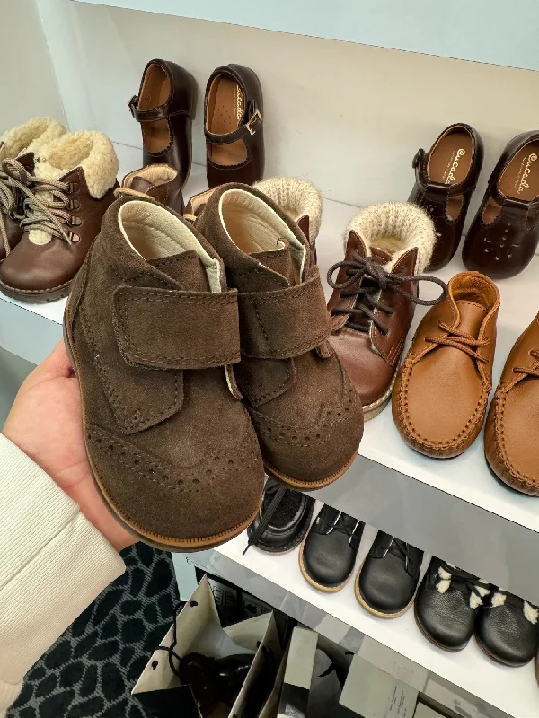 Men's shearling - lined booties with a retro styleBeberlis Brown Suede Baby Bootie