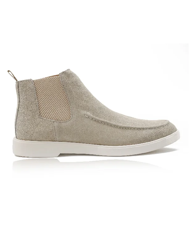 Suede men's loafers for a soft and luxurious feelBeige Suede Chelsea Boots Low Top