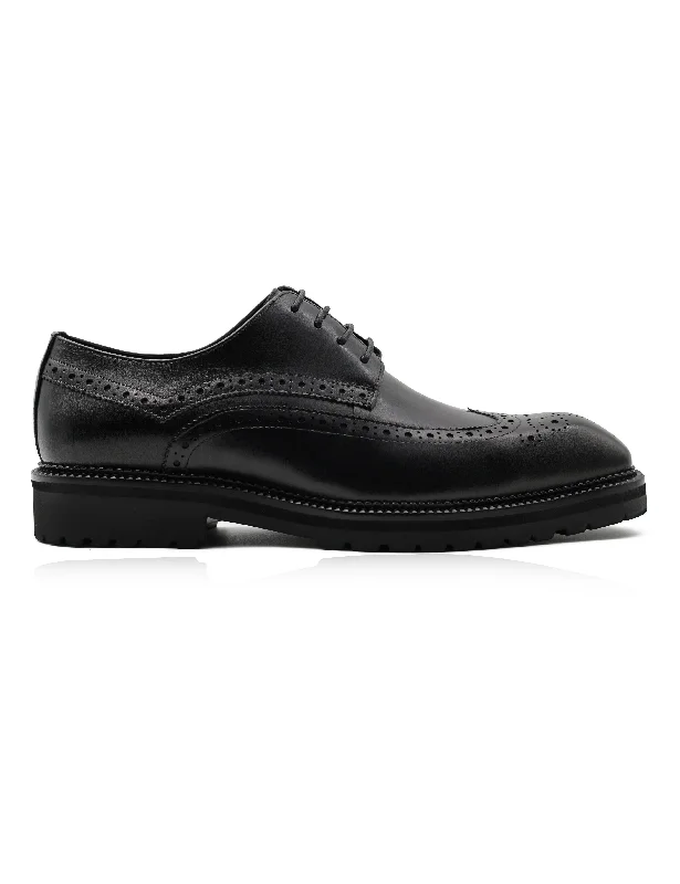 Men's loafers in a neutral color like black or brownBLACK LEATHER DERBY LACE-UP SEMI BROGUE SHOES