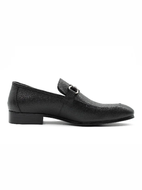 Men's loafers with a pointed toe for a stylish appearanceBLACK LEATHER SNAFLE BIT BUCKLE LOAFERS