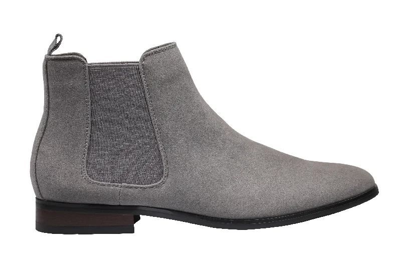 Men's loafers with a low - heeled designCHELSEA BOOTS IN SUEDE