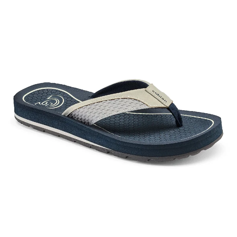 Men's sandals with a decorative buckle or charmDRT™