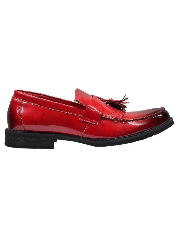 Men's loafers with a smooth leather finishFAUX LEATHER TASSEL LOAFERS IN RED