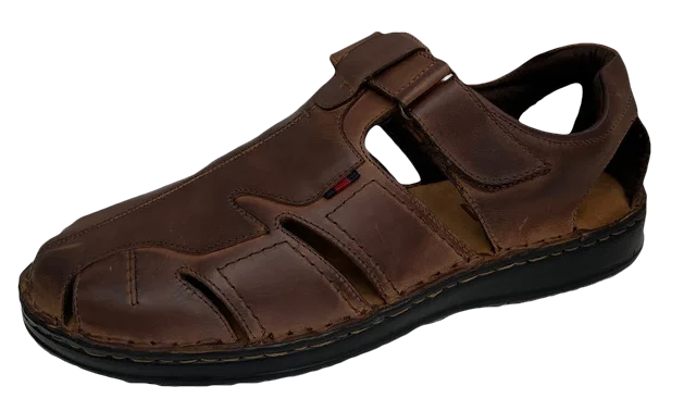 Men's sandals with a rubber sole for tractionFOM Destin