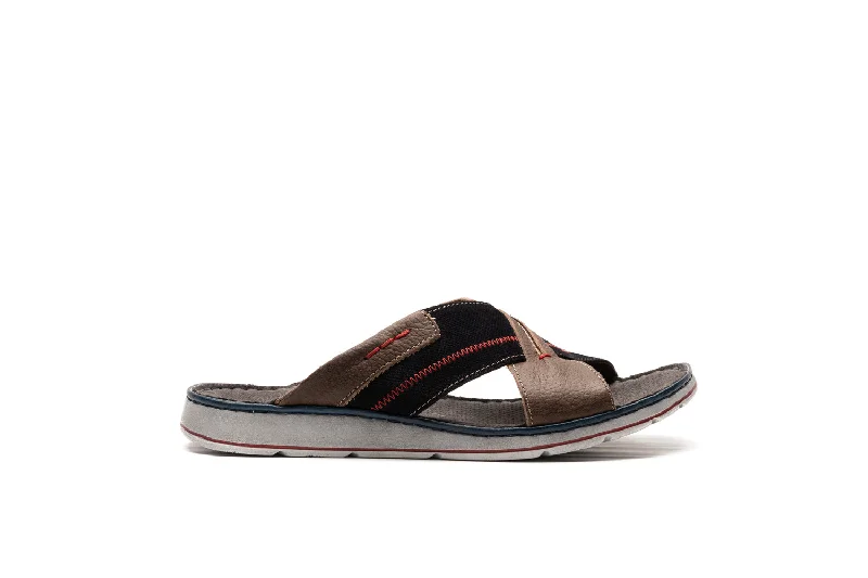 Men's sandals with a contrast stitching detailGIORGIO