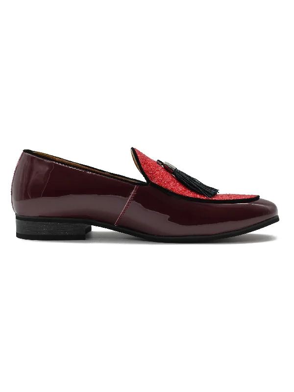 Men's loafers with a moc - toe designGLITTER - MAROON SHINY TASSEL LOAFERS