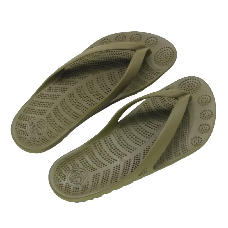 Men's sandals with a flexible sole for easy movementMen's Adventurer Classic Flip Flops In Seaweed Green