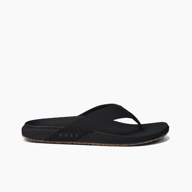 Men's sandals with a pointed toe for a stylish lookThe Raglan