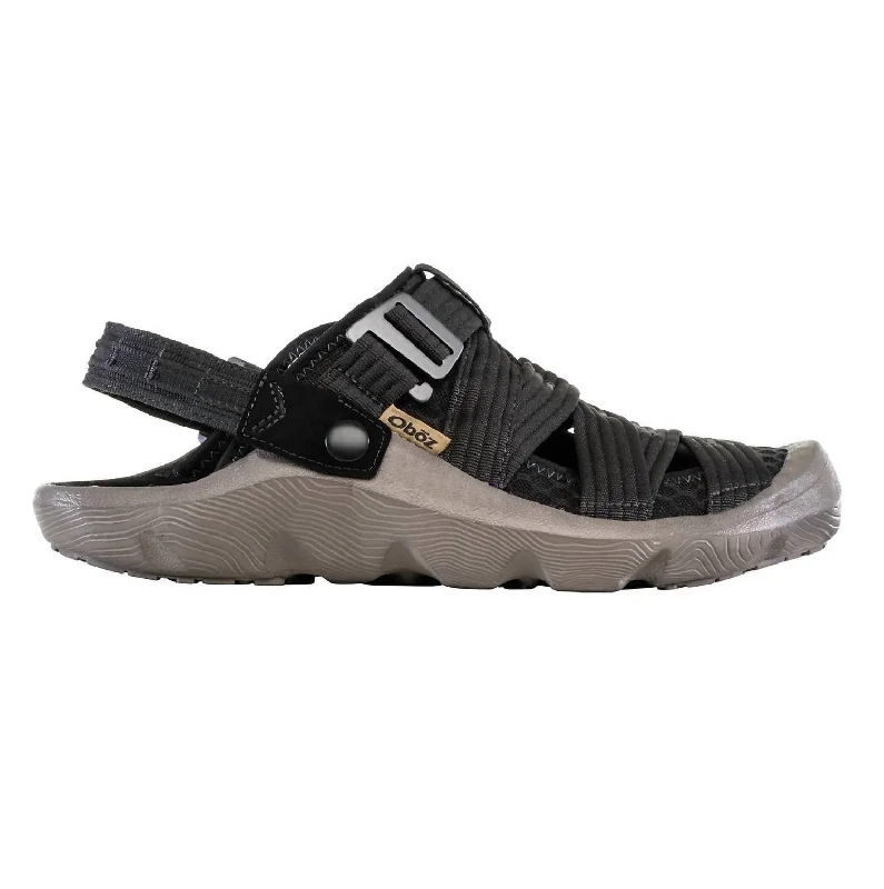 Men's sandals with a contrast stitching detailMen's Whakata Trail Sandal In Jet