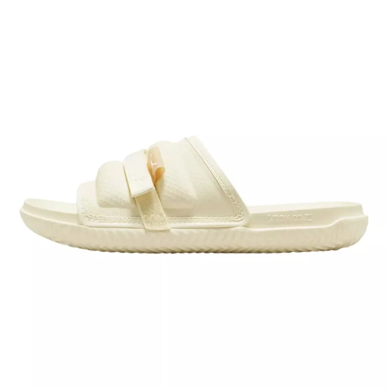 Men's sandals with a contrast stitching detailNike Jordan Super Play Slide Coconut Milk/Sesame  DM1683-100 Men's