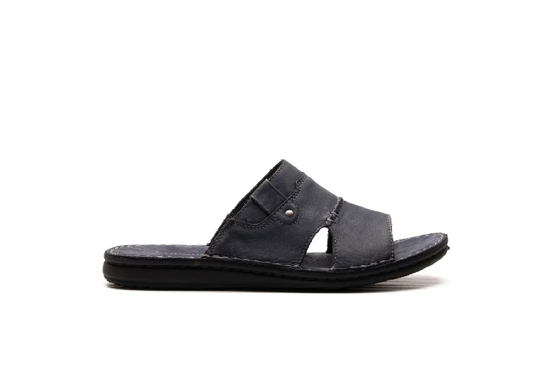 Men's sandals with a buckle closureRAYMOND NAVY