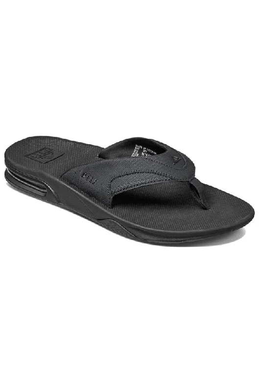 Men's sandals with a perforated leather upper for ventilationReef Fanning Men's Sandals