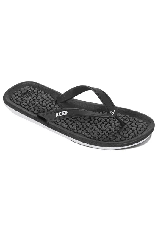 Men's sandals with a stretchy strap for a better fitReef G-Land Men's Sandals