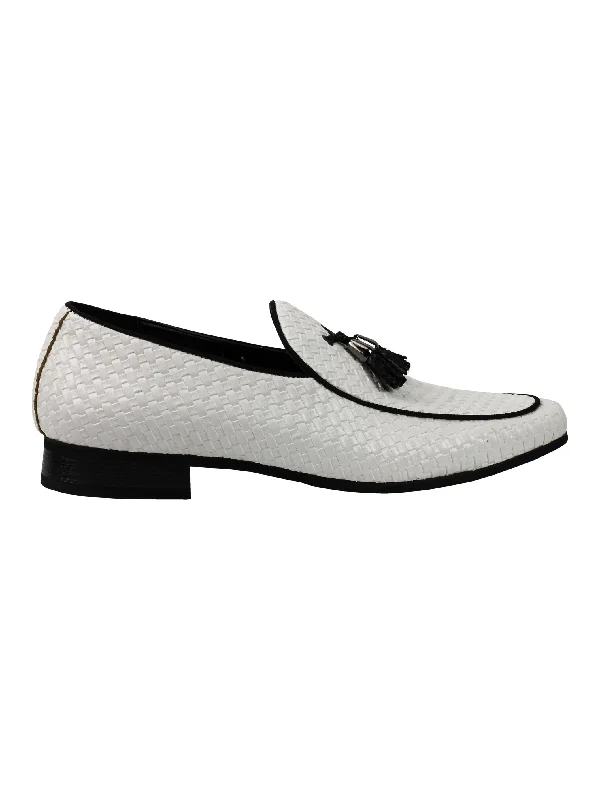 Men's loafers with a decorative buckleRETRO TASSEL MOCCASIN LOAFERS IN WHITE