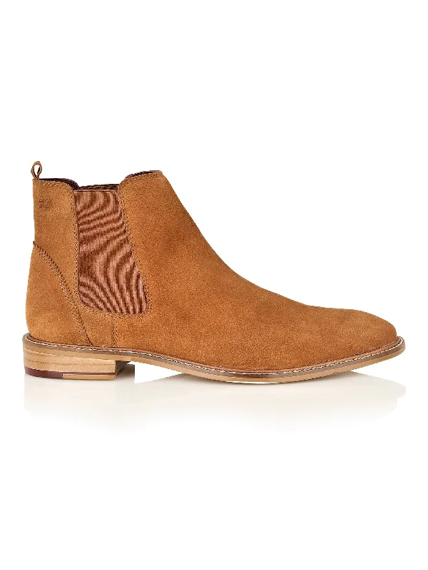 Men's loafers with a removable insole for cleaningSUEDE CHELSEA BOOTS IN TAN