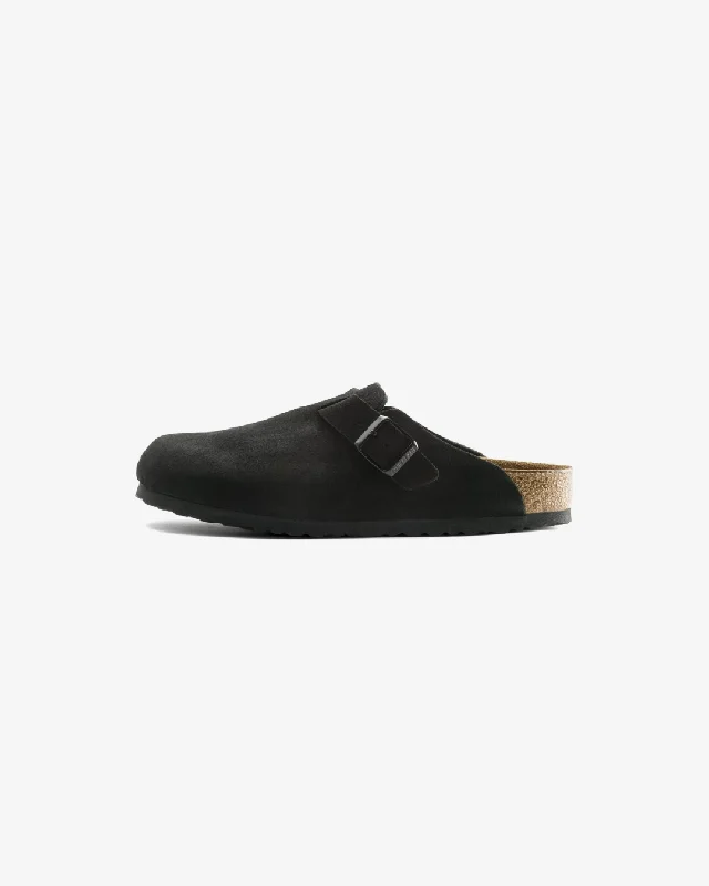 Men's slippers with a wool blend upper for warmthBirkenstock Boston Leather "Black" slippers