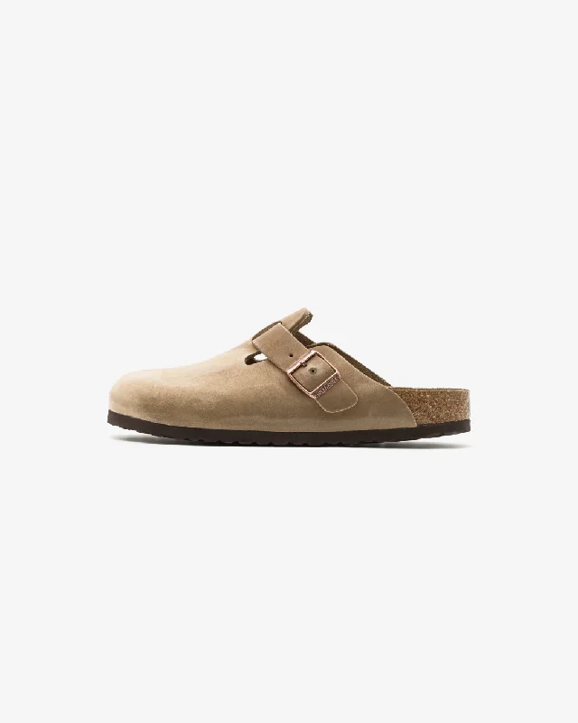 Men's slippers with a non - slip outsole for safetyBirkenstock Boston Leather "Brown" Slippers