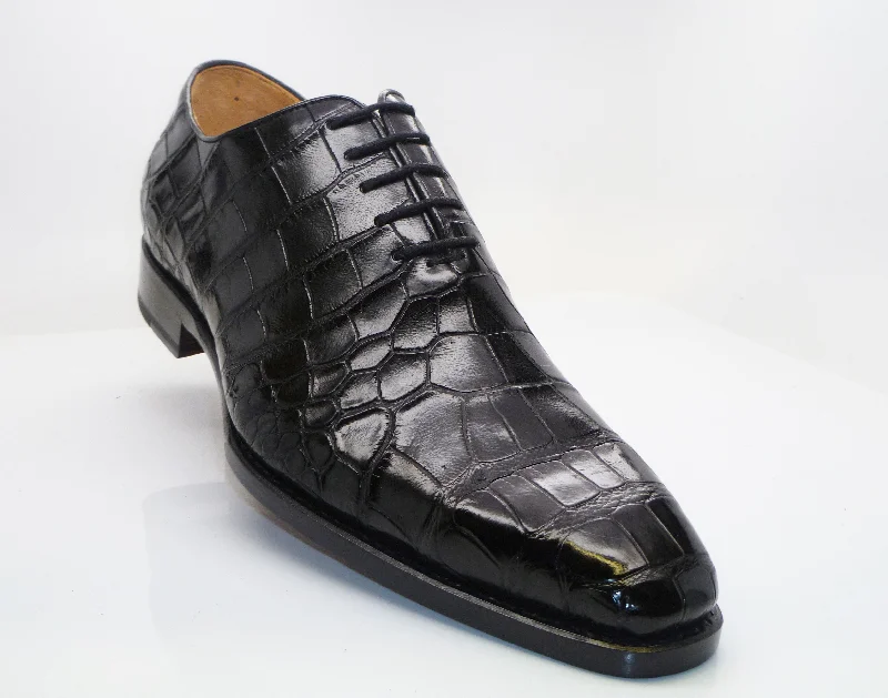 Men's Oxford shoes with a decorative inlay on the toeStyle: 1505-8824A-Black