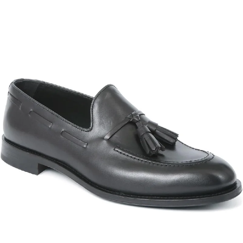 Loafers - style men's casual shoes for a relaxed vibeCannon Street Handmade Men's Loafers - CANNONSTREET / 319 292