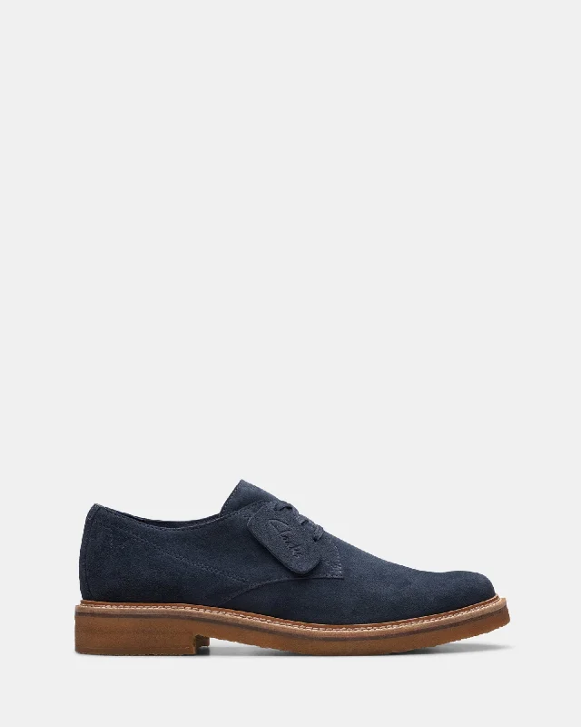 Men's loafers with a leather lining for comfortClarkdale Derby Navy Suede