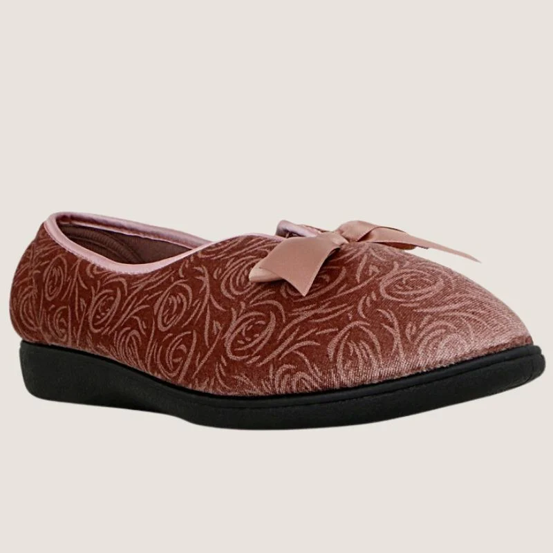 Men's slippers with a padded footbed for all - day comfortGrosby Viola Slipper