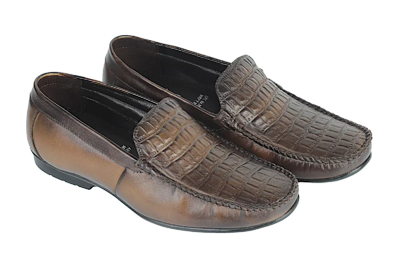 Men's loafers with a moc - toe designMens leather loafer shoe 996541