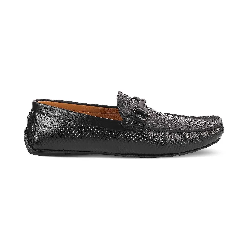 Men's loafers with a decorative buckleThe Cover Black Men's Leather Driving Loafers Tresmode