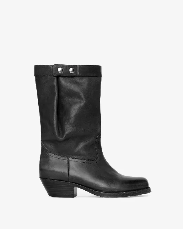 Leather - lined men's ankle boots for a luxurious feelAdeme boots