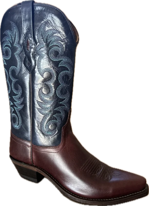 Men's western boots with a traditional western boot silhouette and a polished shineLF1515