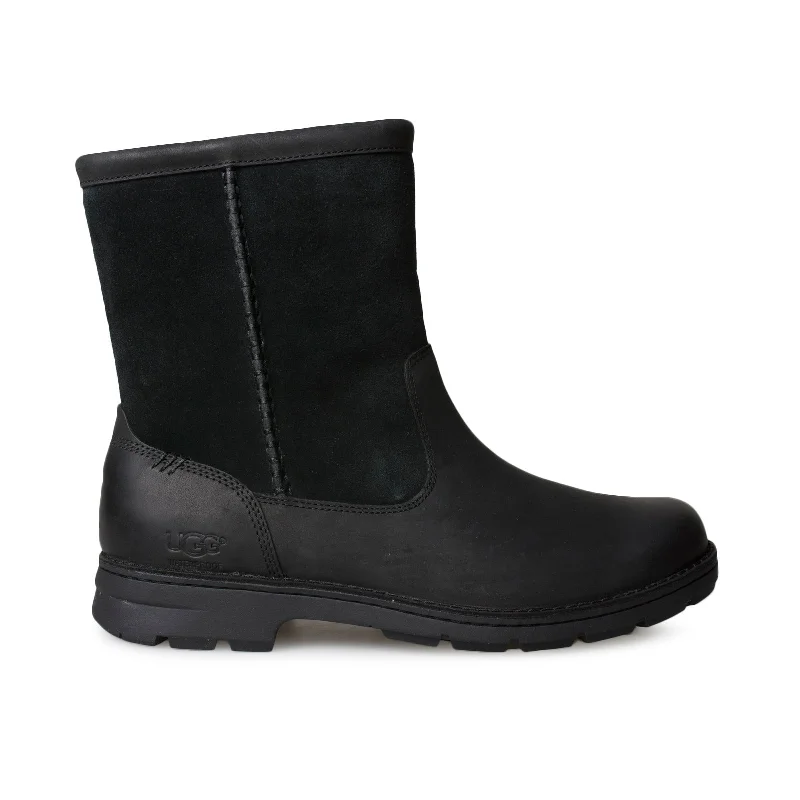 Men's classic lace - up winter boots with a brogue patternUGG Forester Black Boots - Men's