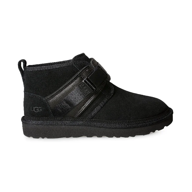 Men's moc - toe winter boots with a traditional designUGG Neumel Snapback Black Boots - Men's