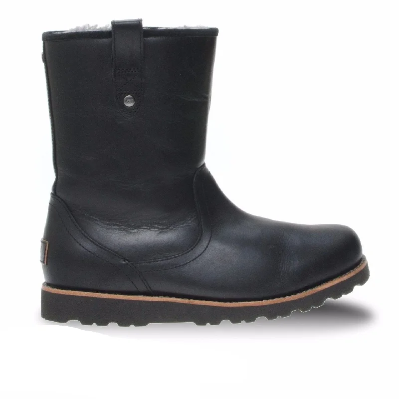 Men's monk - strap winter boots for a sophisticated touchUGG Stoneman Black Boots